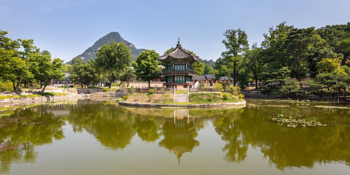 law 18 hyangwonjeong reflection.jpg